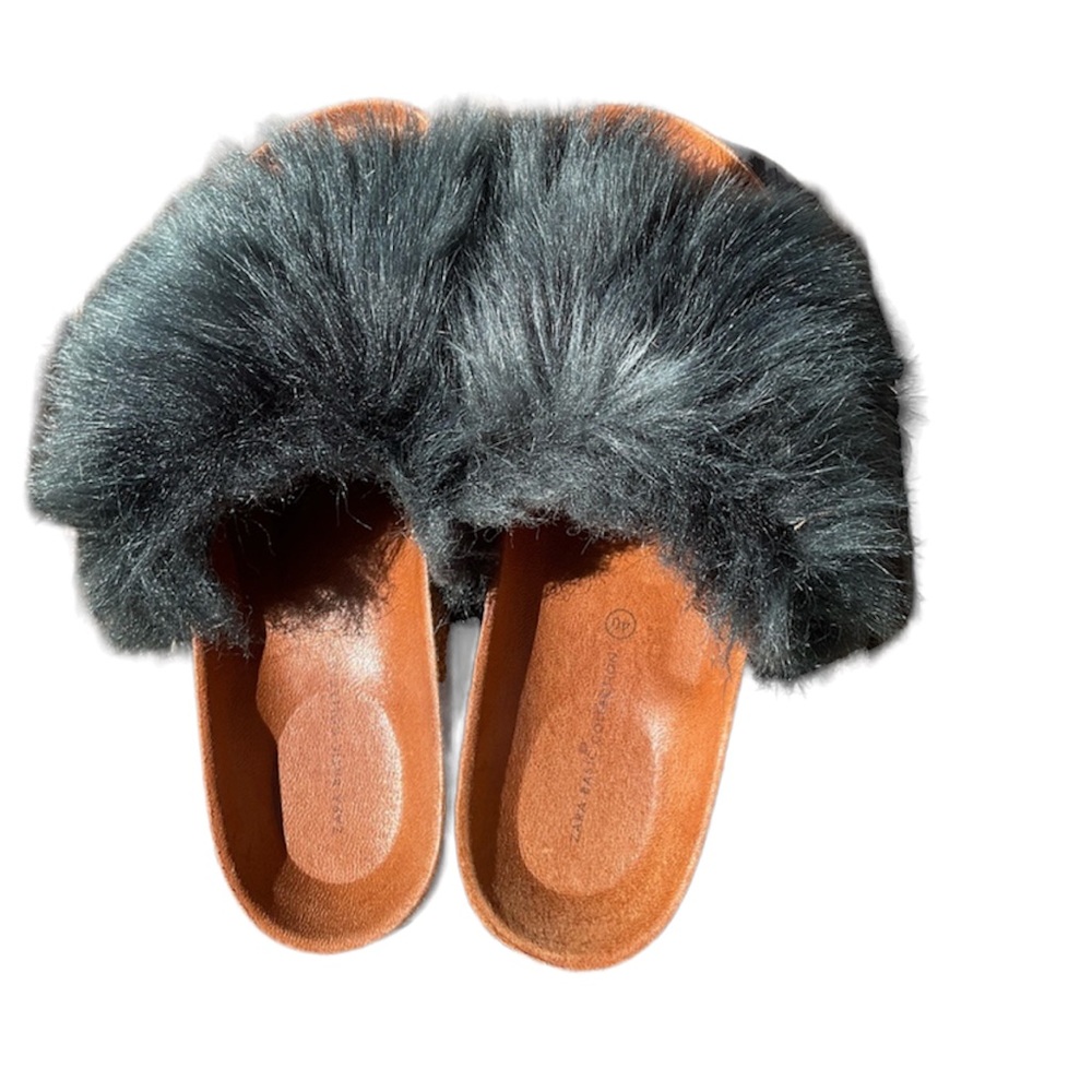Zara Faux Fur slide Sandal Size: 10